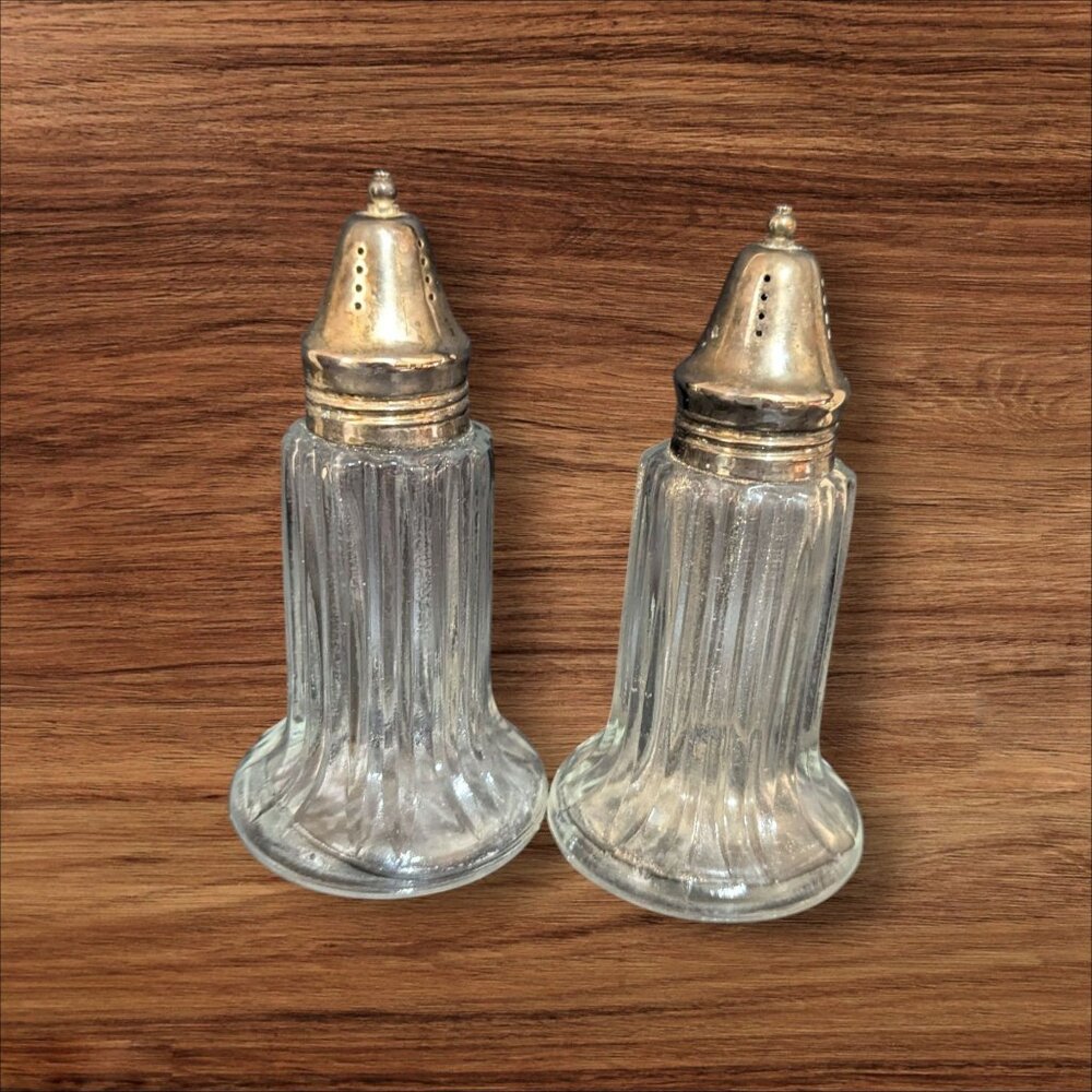 vintage Set Of 2 Large 6" Fluted Glass Salt & Pepper Shakers‎ Silver Plate Tops